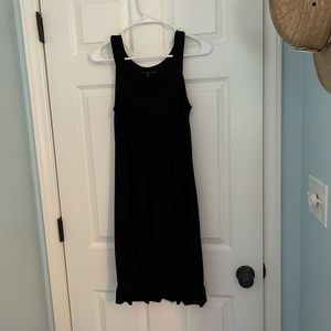Perfect little black dress. Size small. Excellent cond